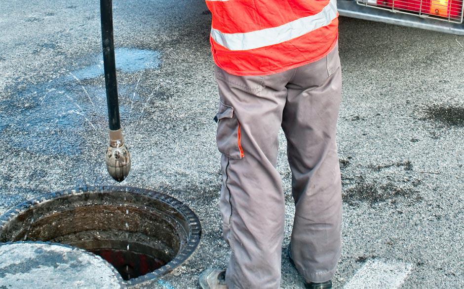 déboucher une canalisation wc Cergy